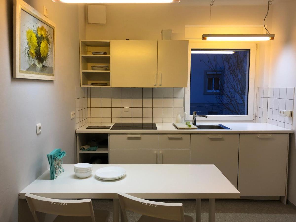 Altstadt Naehe 7 Min Fussweg Ueber Alte Maibruecke Zu Pension Mit Balkon & Garten, Ideal For Long Stay, Relocation Ochsenfurt Εξωτερικό φωτογραφία